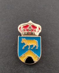 cuevas del becerro escudo
