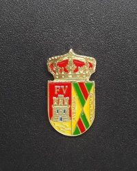 pin escudo el arenal