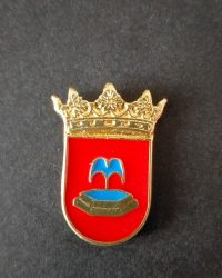 escudo la fuente la reina