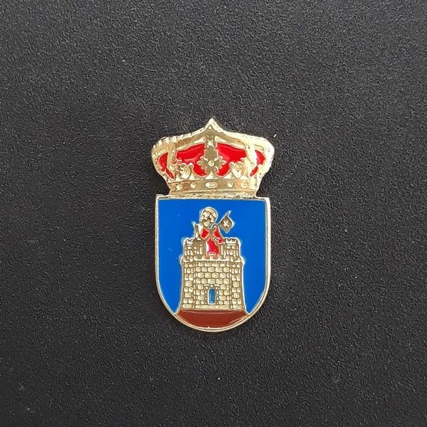 pin escudo peñas de san pedro