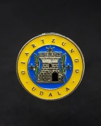 PIN ESCUDO OYARZUN