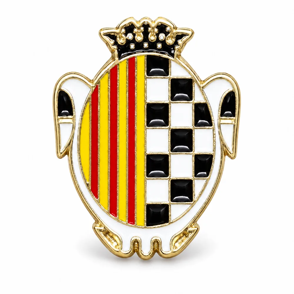 pin escudo ager