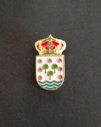 pin escudo cabañas