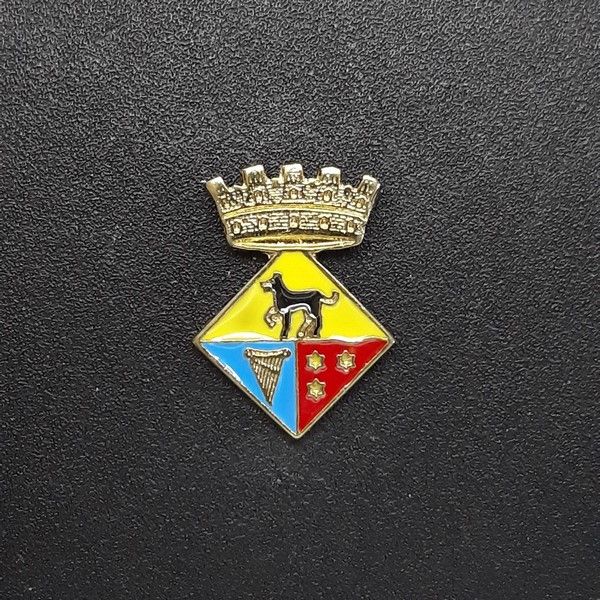 pin escudo calella