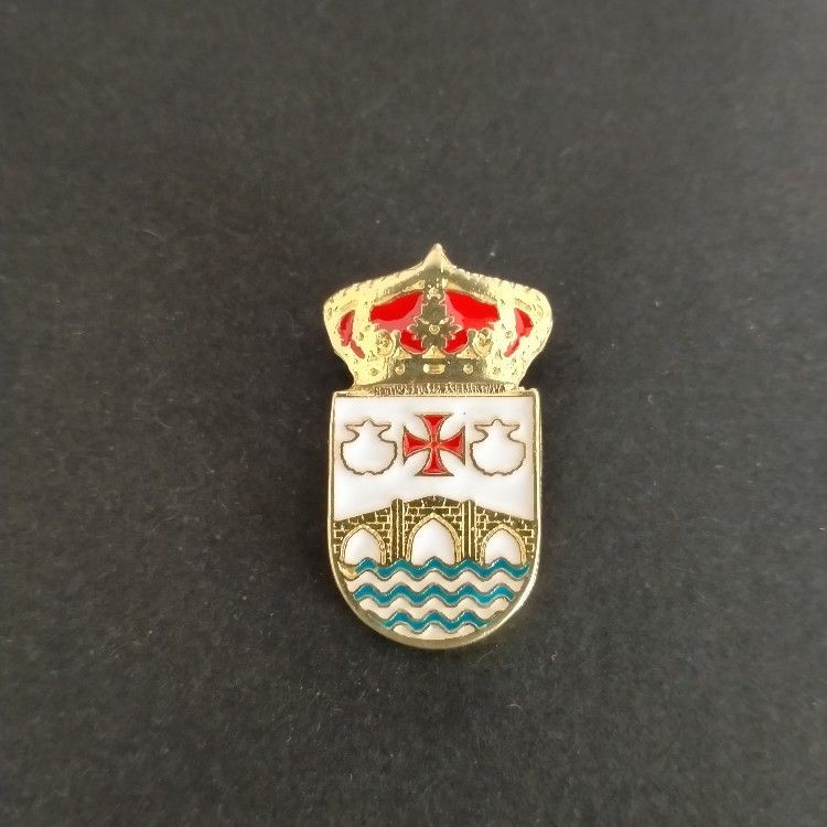 pin escudo culleredo