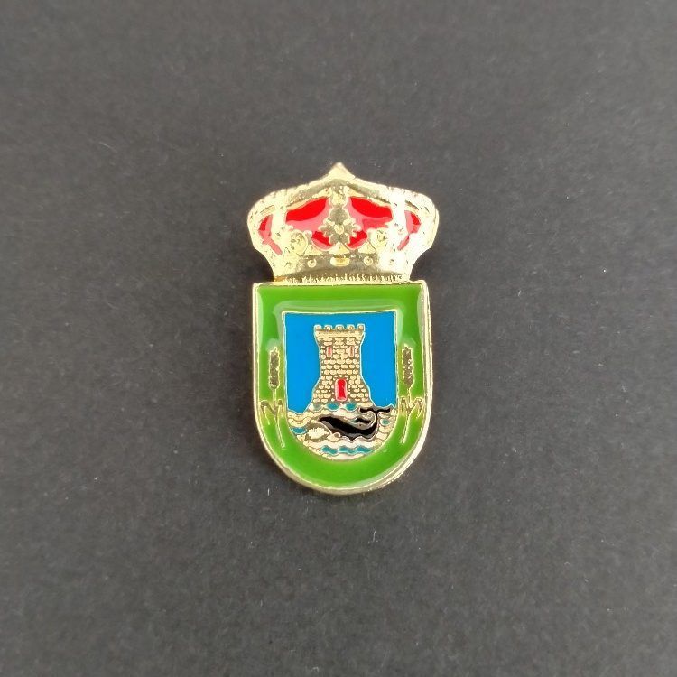 pin escudo laracha