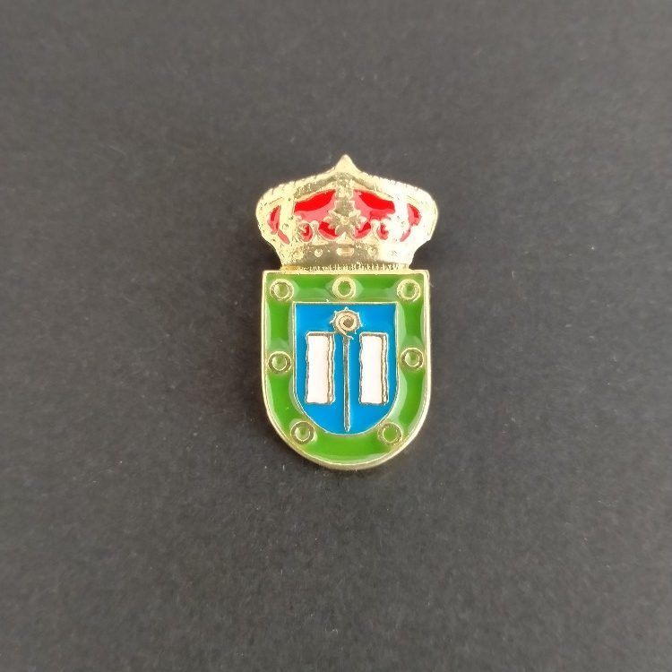 pin escudo lousame