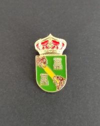 pin escudo moeche
