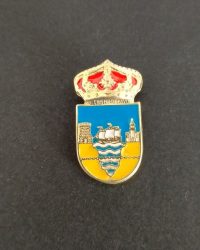 pin escudo neda
