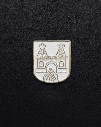 pin escudo perafita