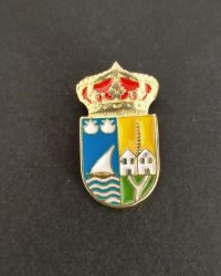 pin escudo puebla del caramiñal