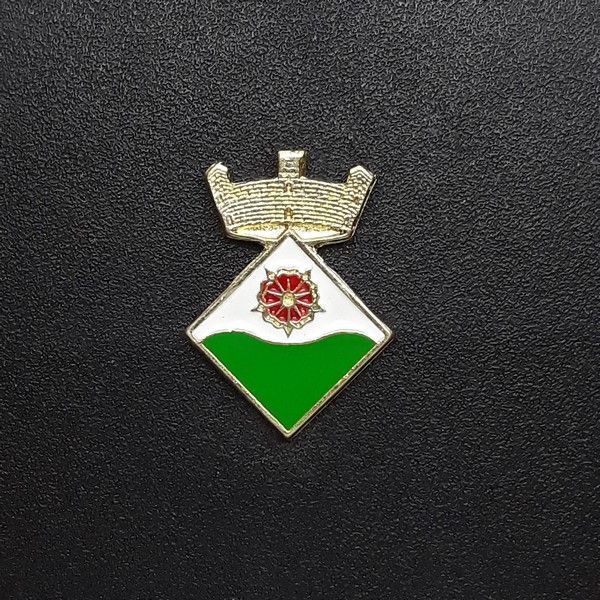 pin escudo sant iscle de vallalta