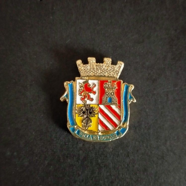 pin escudo sorbas
